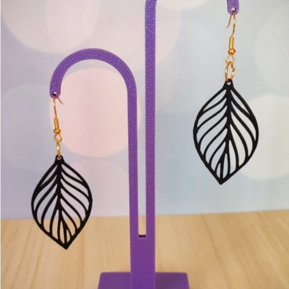 Elegant Black Leaf Earrings